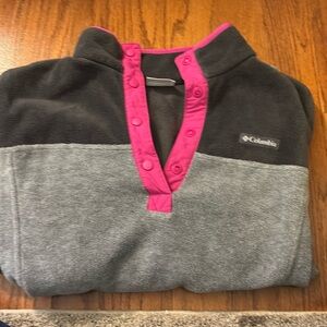 Columbia sweatshirt